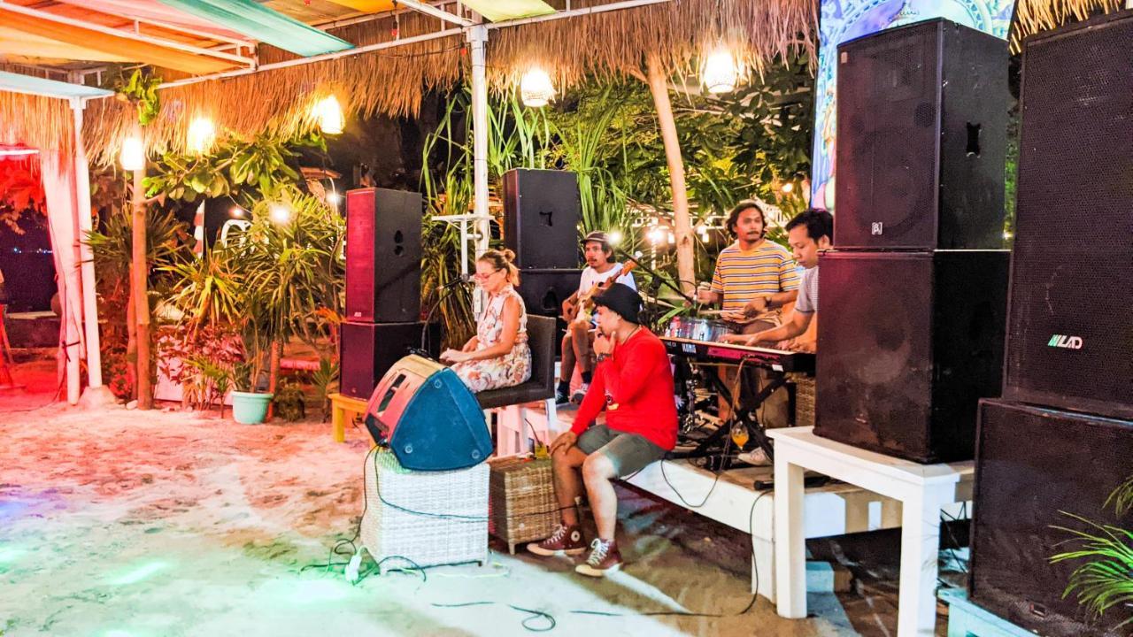 Zipp Bar Restaurant & Bungalows Gili Air Extérieur photo